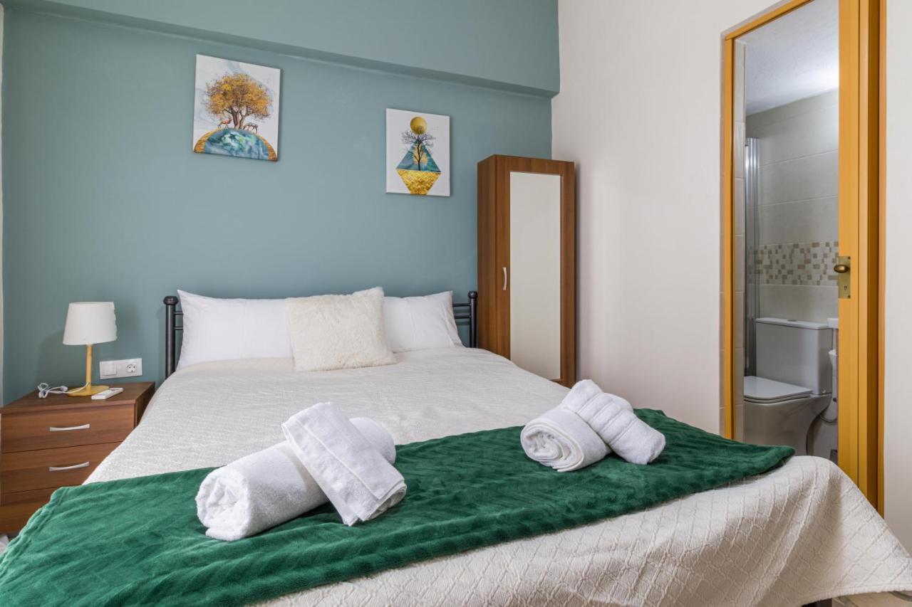 Couples Retreat, Fully Equipped Studio/ Loutraki Beach Apartment Exterior foto