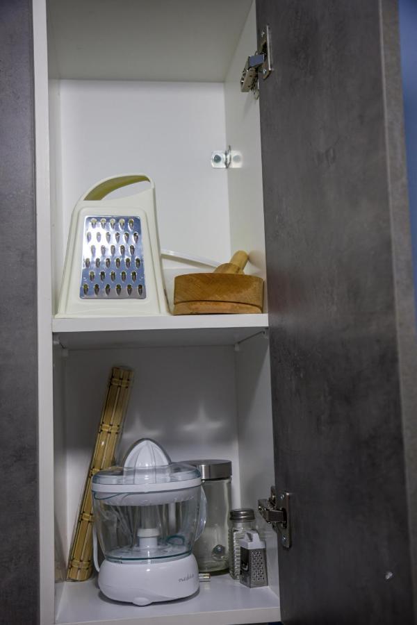 Couples Retreat, Fully Equipped Studio/ Loutraki Beach Apartment Exterior foto