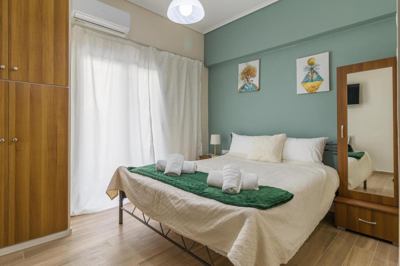 Couples Retreat, Fully Equipped Studio/ Loutraki Beach Apartment Exterior foto